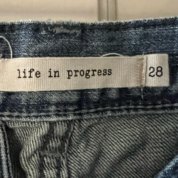 Life in Progress distressed Jeans size 28 - Picture 2 of 8